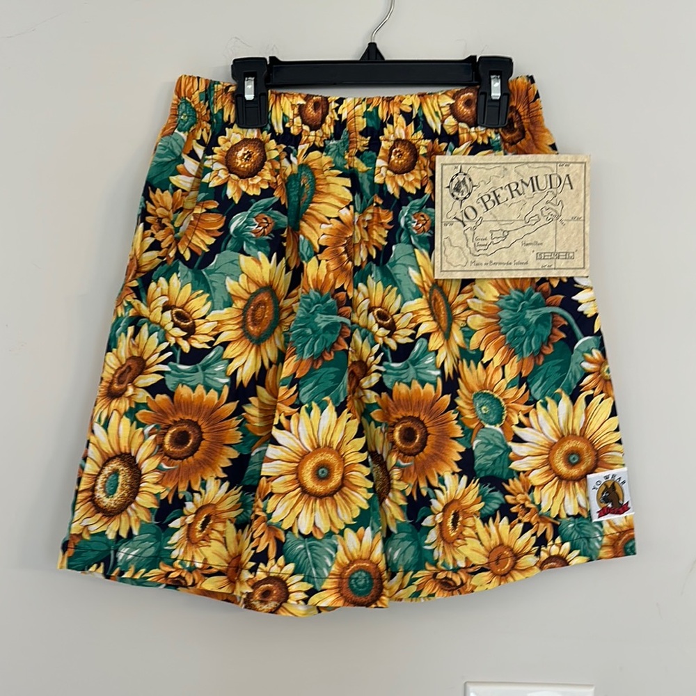Yo Wear NWT Sunflower Cotton Shorts Unisex size Small